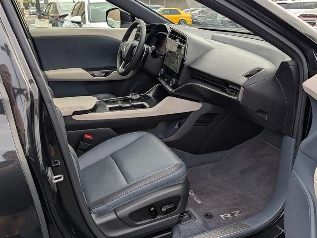 2024 Lexus 300 Premium