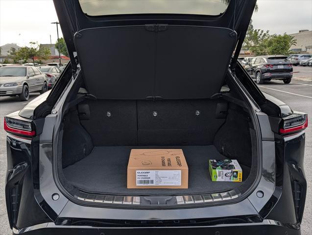2024 Lexus 300 Premium