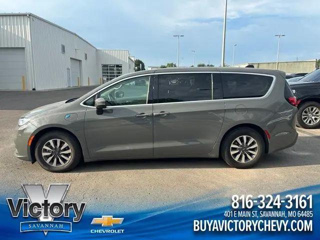 2023 Chrysler Pacifica Hybrid Touring L for sale in Savannah, MO