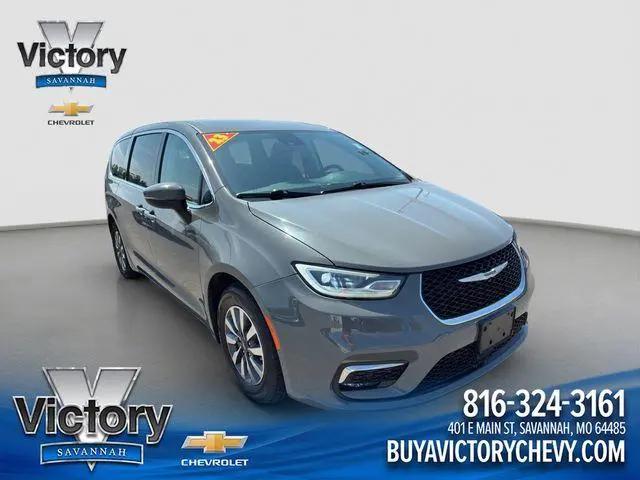 2023 Chrysler Pacifica Hybrid Touring L for sale in Savannah, MO