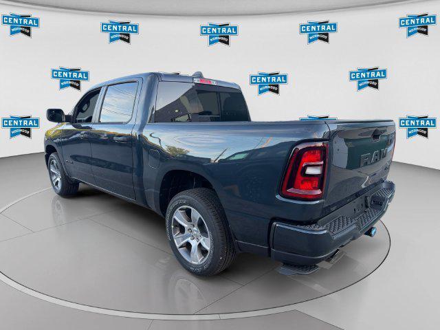 2027 RAM Ram 1500 RAM 1500 EXPRESS CREW CAB 4X4 57 BOX