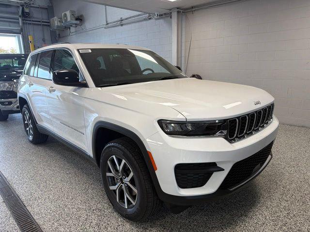 2027 Jeep Grand Cherokee Laredo X 2027 Jeep Grand Cherokee Laredo X