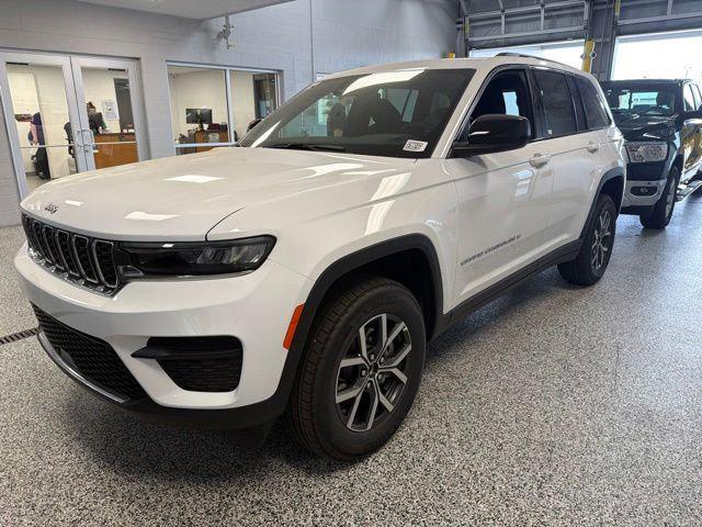 2027 Jeep Grand Cherokee Laredo X 2027 Jeep Grand Cherokee Laredo X