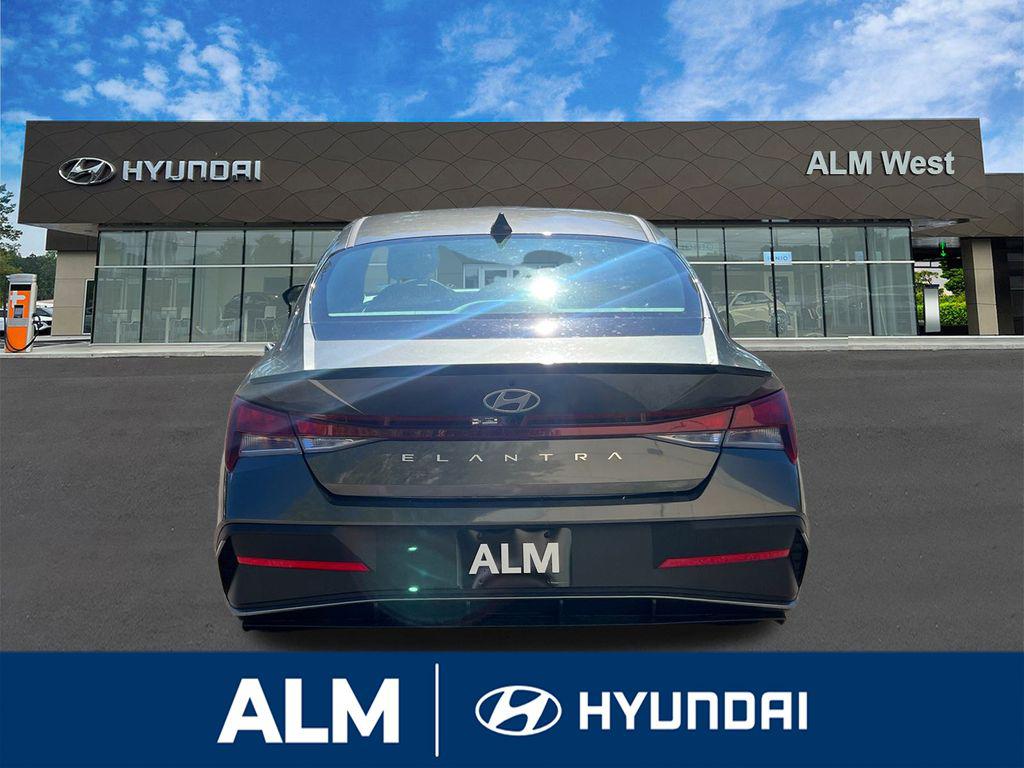 New 2026 Gray HYUNDAI SEL Sport image 8