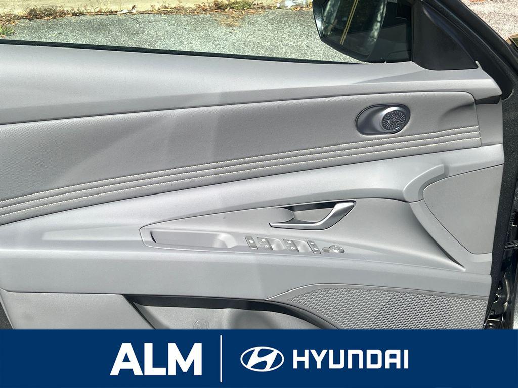 New 2026 Gray HYUNDAI SEL Sport image 12