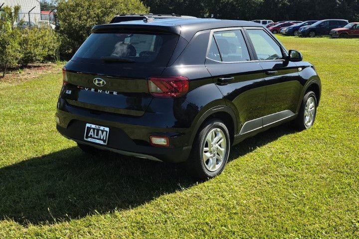 New 2026 Black Hyundai SE image 5