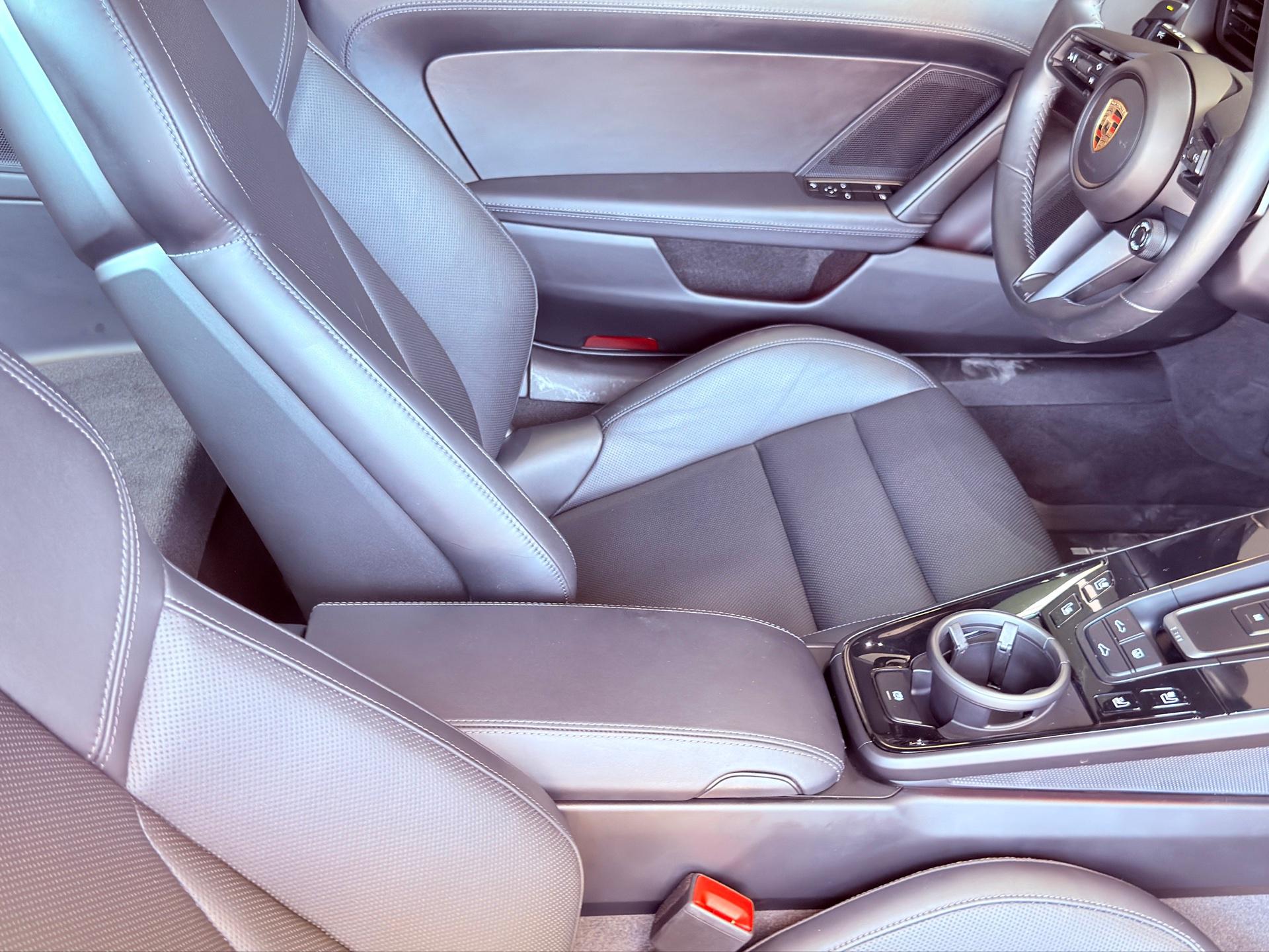 2024 Porsche 911 T - Photo 32