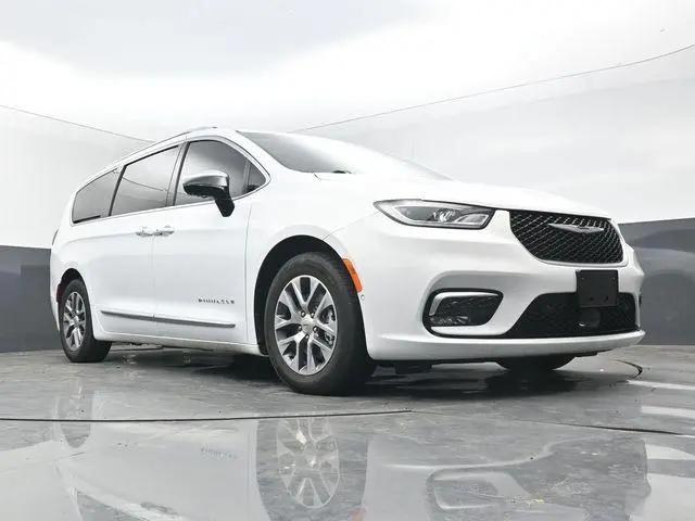 2025 Chrysler Pacifica Hybrid Pinnacle for sale in McAlester, OK