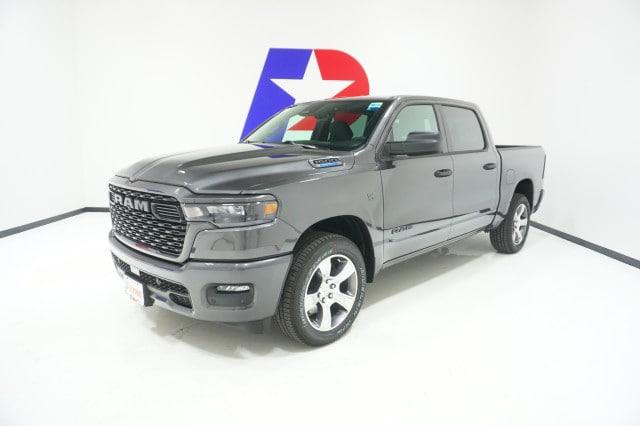 2027 RAM Ram 1500 RAM 1500 EXPRESS CREW CAB 4X2 57 BOX