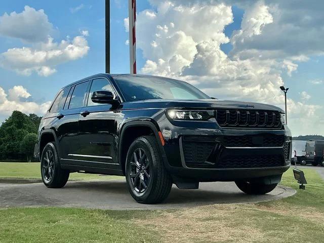 2027 Jeep Grand Cherokee Laredo Altitude 2027 Jeep Grand Cherokee Laredo Altitude