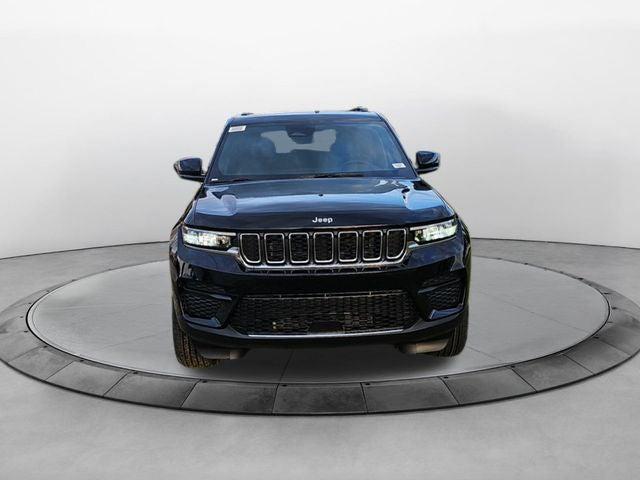 2027 Jeep Grand Cherokee Laredo