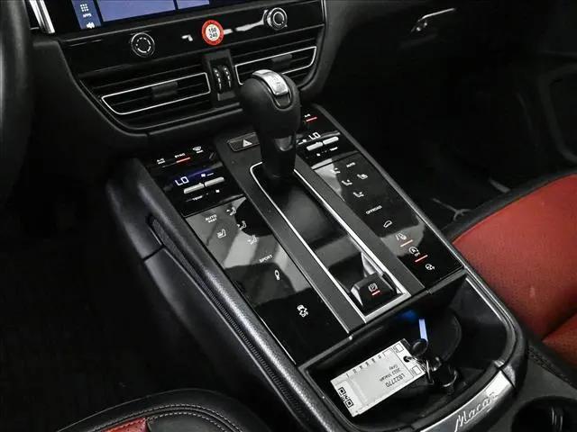 2022 Porsche Macan S