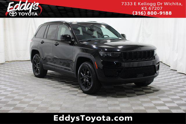 2025 Jeep Grand Cherokee Altitude 4x4 for sale in Wichita, KS