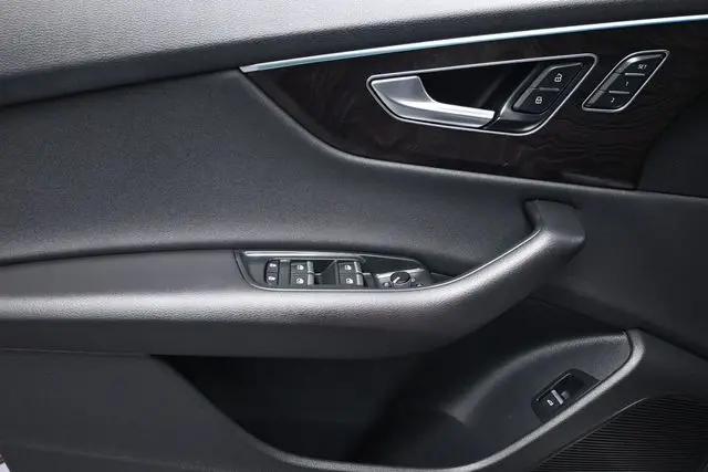 2021 Audi Q8 Premium Plus 55 TFSI quattro Tiptronic