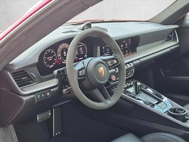 2025 Porsche 911 Carrera