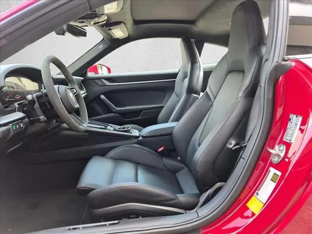 2025 Porsche 911 Carrera