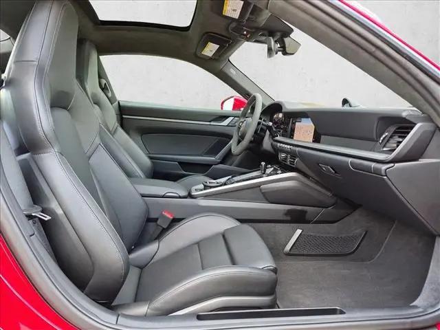 2025 Porsche 911 Carrera