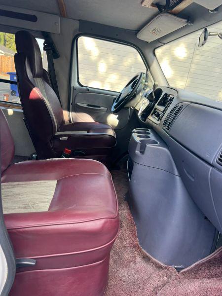 1998 Dodge Ram Van Base
