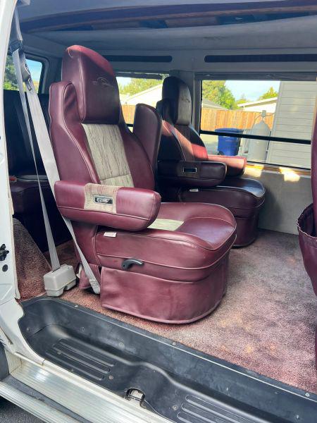 1998 Dodge Ram Van Base