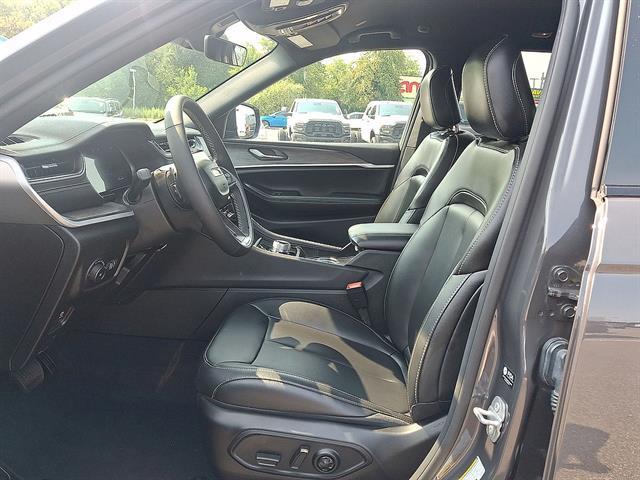 Used 2025 Jeep Grand Cherokee Limited 4x4 For Sale in East Hanover, NJ