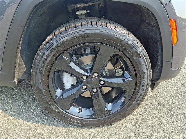 Used 2025 Jeep Grand Cherokee Limited 4x4 For Sale in East Hanover, NJ