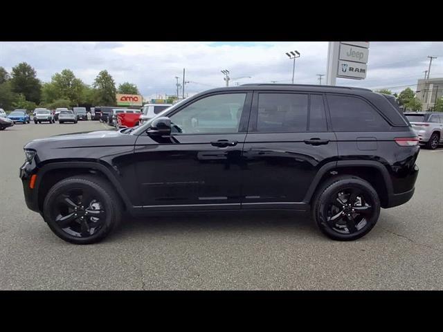 Used 2025 Jeep Grand Cherokee Limited 4x4 For Sale in East Hanover, NJ