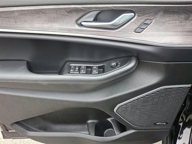 Used 2025 Jeep Grand Cherokee Limited 4x4 For Sale in East Hanover, NJ