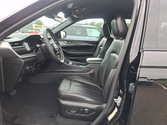 Used 2025 Jeep Grand Cherokee Limited 4x4 For Sale in East Hanover, NJ