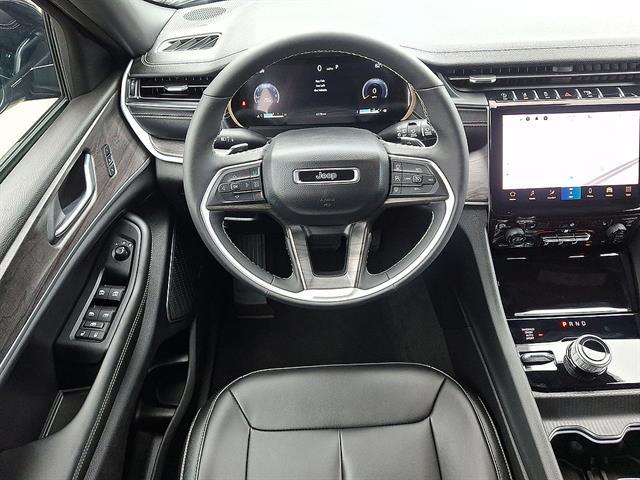 Used 2025 Jeep Grand Cherokee Limited 4x4 For Sale in East Hanover, NJ