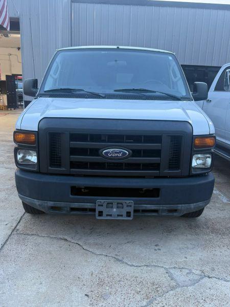 2011 Ford E-150 Base