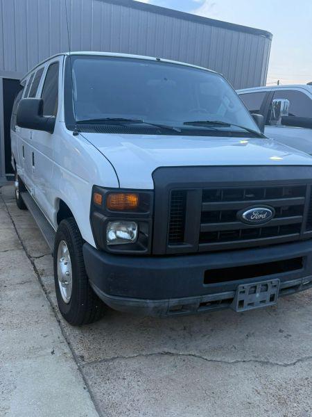 2011 Ford E-150 Base