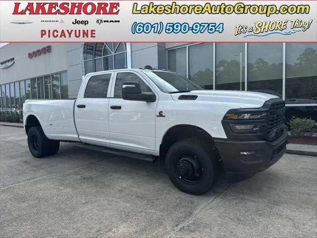 2026 Ram 3500 Tradesman Crew Cab 4x4 8 Box