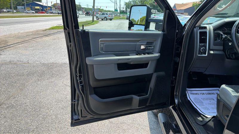 2018 Ram 1500 Big Horn Crew Cab 4x4 5'7" Box