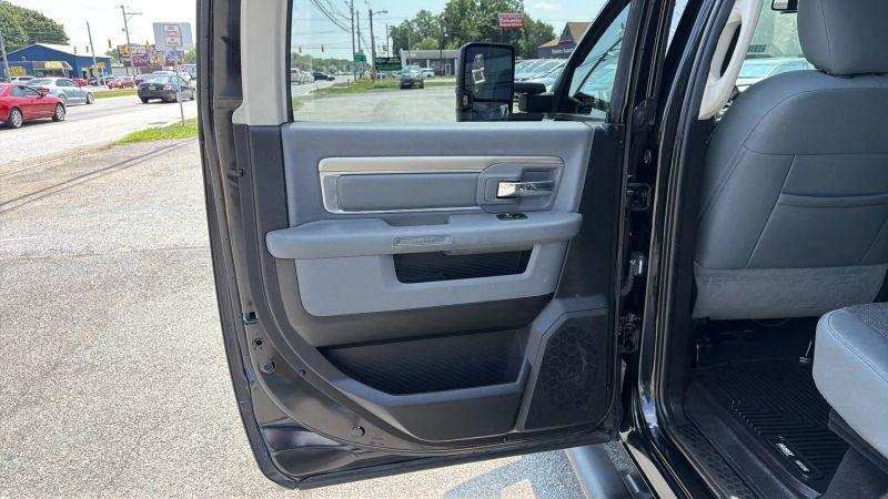 2018 Ram 1500 Big Horn Crew Cab 4x4 5'7" Box