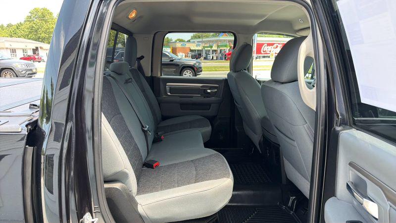 2018 Ram 1500 Big Horn Crew Cab 4x4 5'7" Box