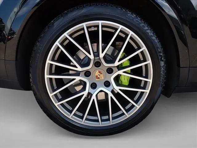 2023 Porsche Cayenne E-Hybrid Platinum Edition