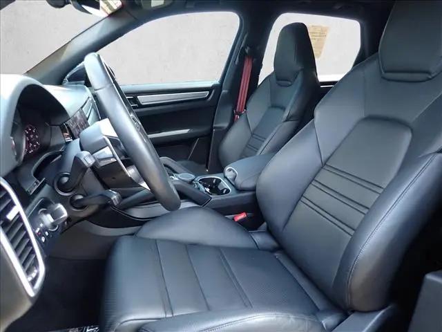 2023 Porsche Cayenne E-Hybrid Platinum Edition