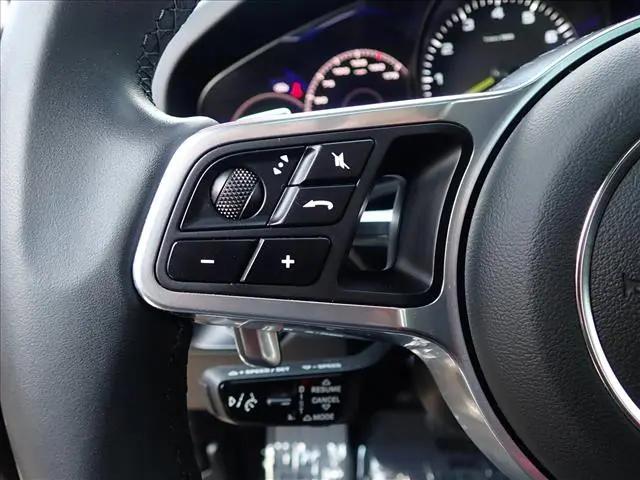 2023 Porsche Cayenne E-Hybrid Platinum Edition