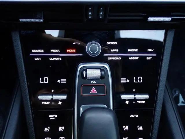 2023 Porsche Cayenne E-Hybrid Platinum Edition