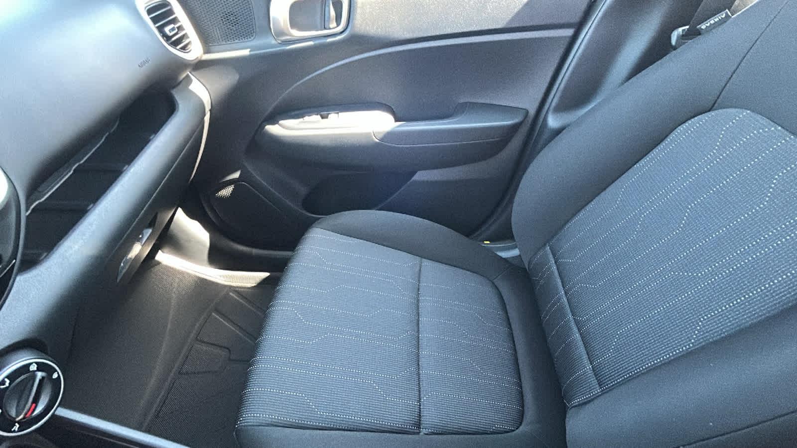 New 2026 Shimmering Silver Hyundai SE image 42