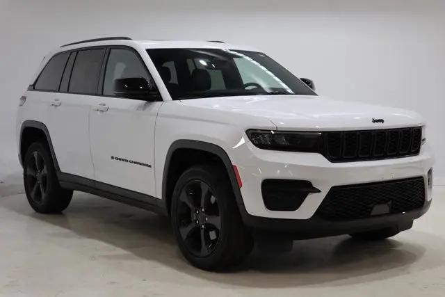 2023 Jeep Grand Cherokee Altitude 4x4 for sale in Indianapolis, IN