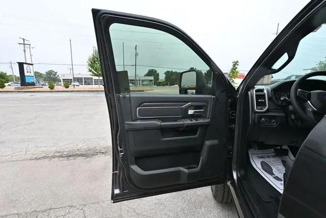 2026 Ram 2500 Big Horn Crew Cab 4x4 64 Box