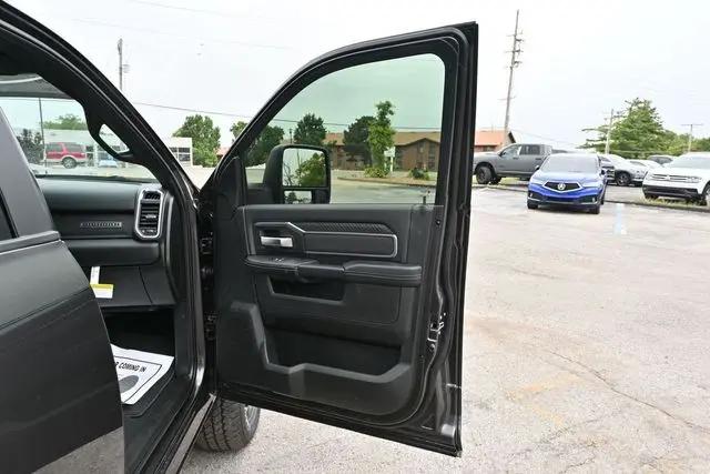 2026 Ram 2500 Big Horn Crew Cab 4x4 64 Box
