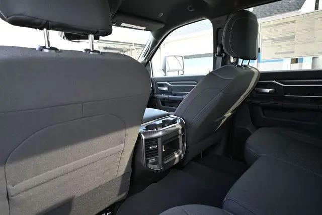 2026 Ram 2500 Big Horn Crew Cab 4x4 64 Box