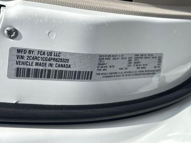 2023 Chrysler Voyager LX