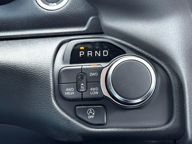 2026 Ram 1500 Express Crew Cab 4x4 57 Box