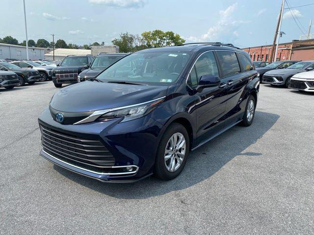 2024 Toyota Sienna XLE for sale in HARRISBURG, PA