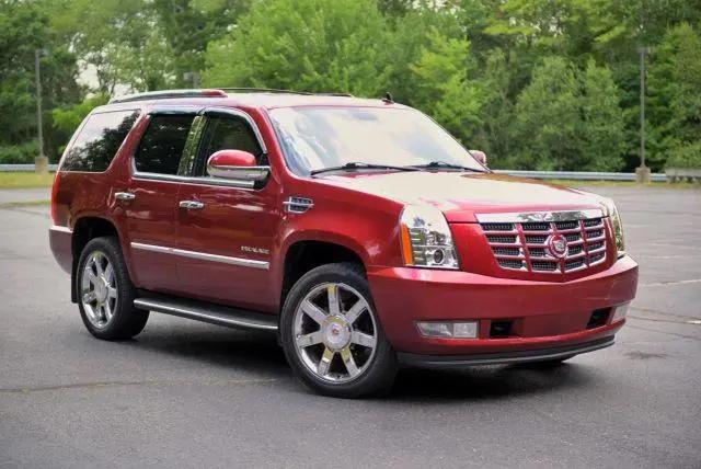 2010 Cadillac Escalade Luxury for sale in Maynard, MA