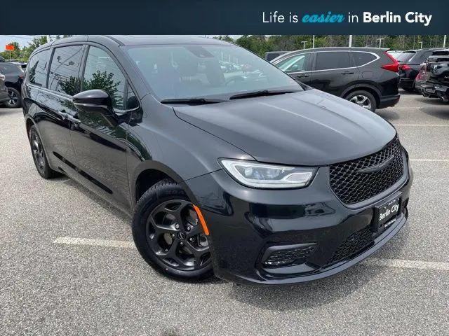 2023 Chrysler Pacifica Hybrid Limited for sale in South Portland, ME
