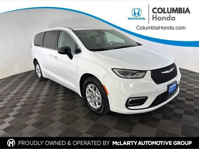 2024 Chrysler Pacifica Touring L for sale in Columbia, MO